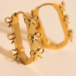 NWT Oh Clementine Stacked Rope Bow Oblong 3D Huggie Hoop Earrings